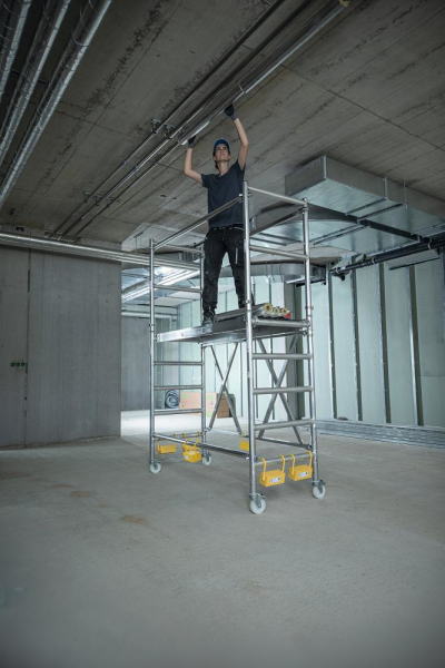 Alu-Klappgerüst Plattform B1800xT1350 mm Plattformhöhe 1,55 m Arbeitshöhe bis 3,60 m Produktbild img3 L