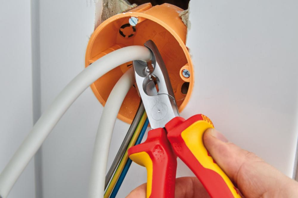 Abmantelungszange VDE mit2-Komponenten-Griffen 165mm qmm KNIPEX Produktbild img2 L