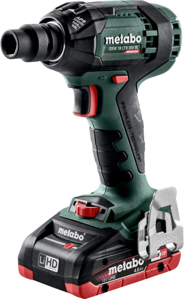 Akku-Schlagschrauber SSW 18 LTX 300 BL Metabo 2x18,0V 4,0 Ah Ladegerät ASC 55 metaBOX Produktbild img1 L