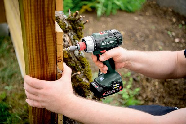 Akku Bohrschrauber BS 18 L Quick Metabo 2x18,0 V 2,0 Ah Ladegerät SC 30 metaBOX Produktbild img3 L