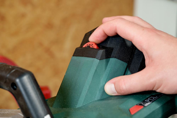 Kapp- und Gehrungssäge KGSV 216 MC Metabo Produktbild img5 L