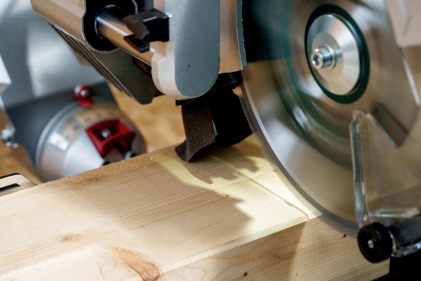 Kapp- und Gehrungssäge KGSV 216 MC Metabo Produktbild img7 L