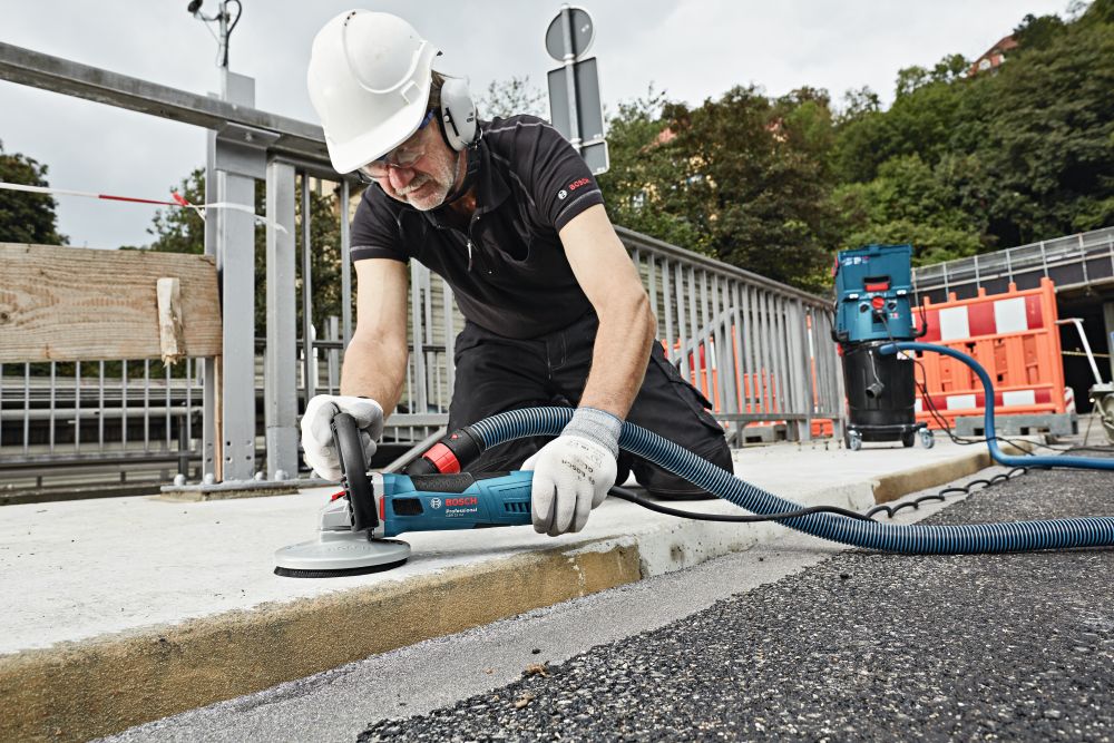 Bosch PRO Betonschleifer GBR 15 CA Produktbild img4 L