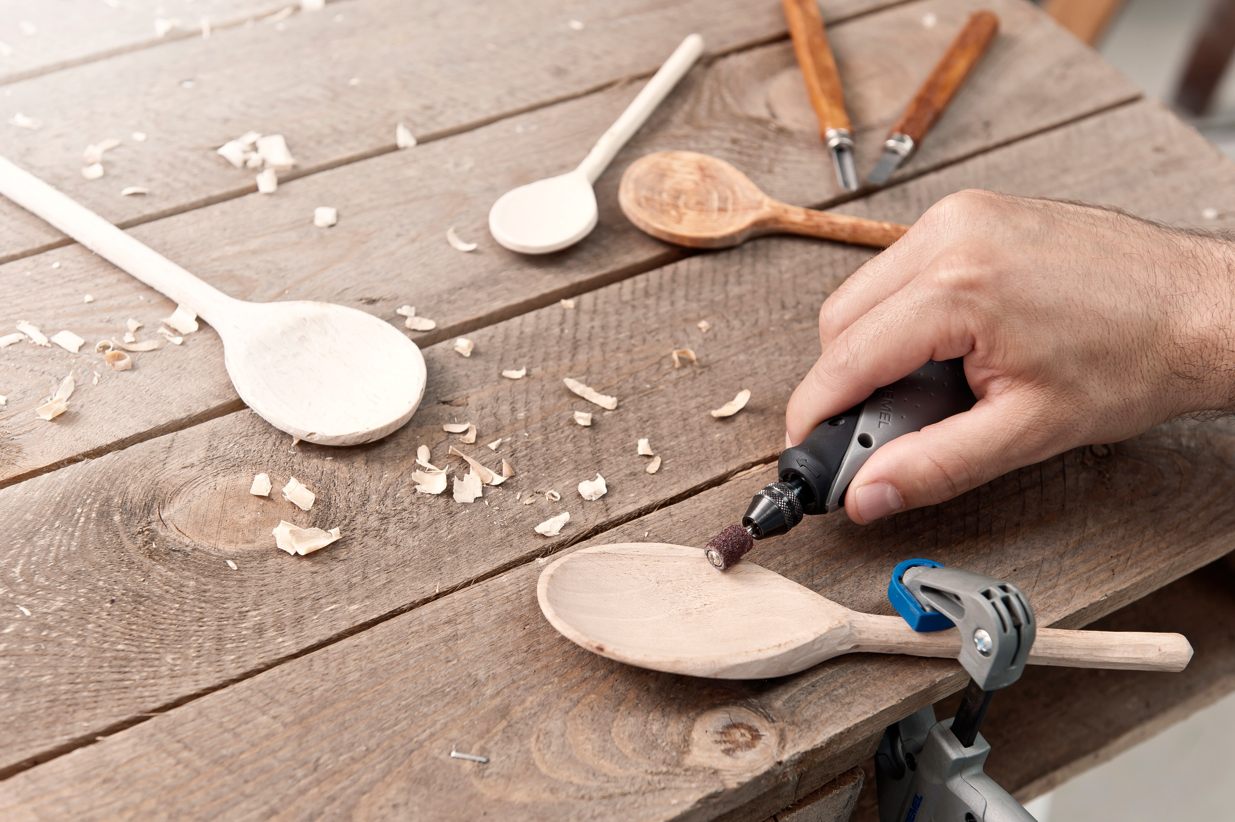 Dremel Stylo+, 2050-15 Multifunktionswerkzeug (9 Watt) mit 15 Zubehöre Produktbild img7 L