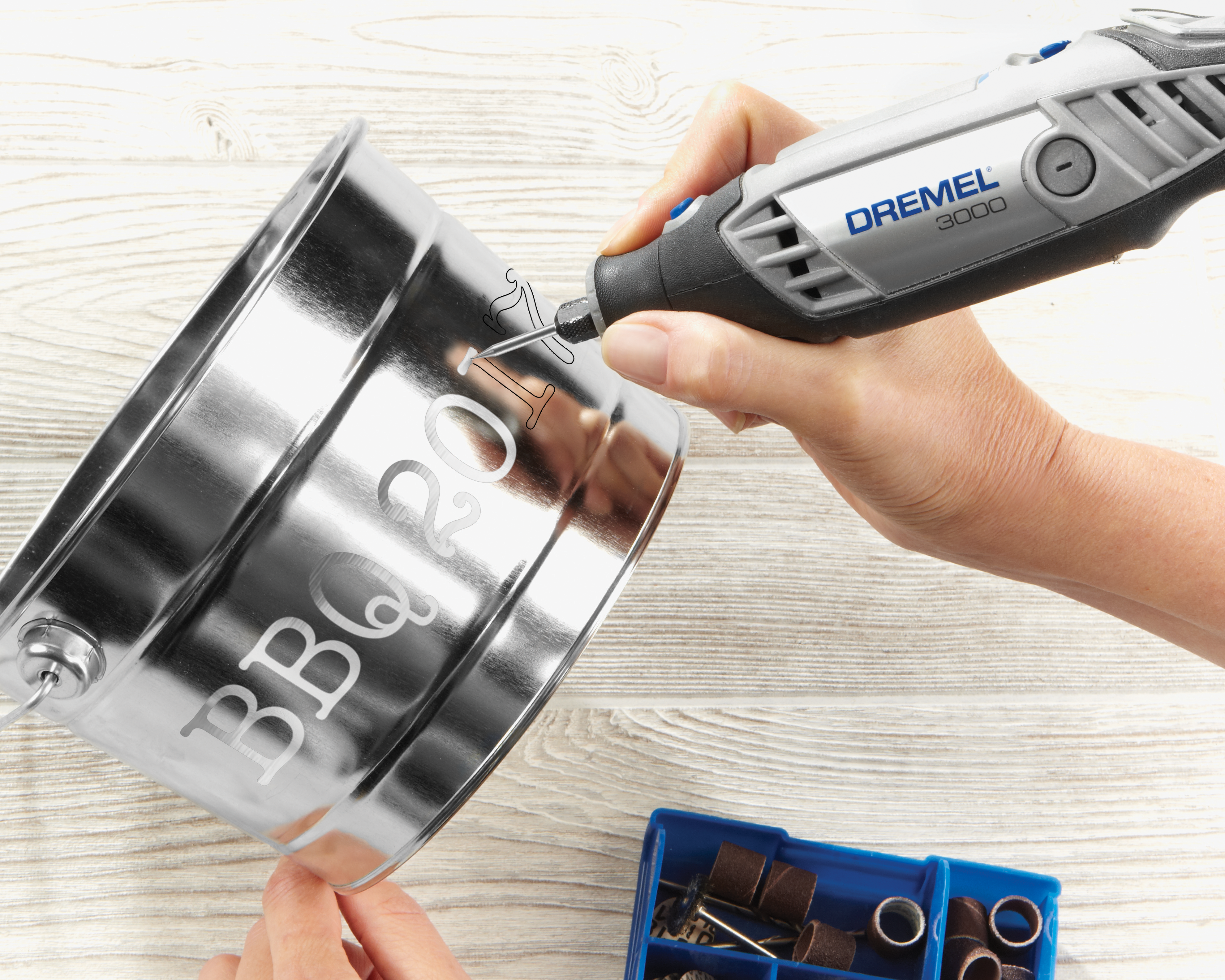 Dremel 3000-2/25 Multifunktionswerkzeug (130 W), 25 Zubehöre, 2 Vorsatzgerät Produktbild img9 L