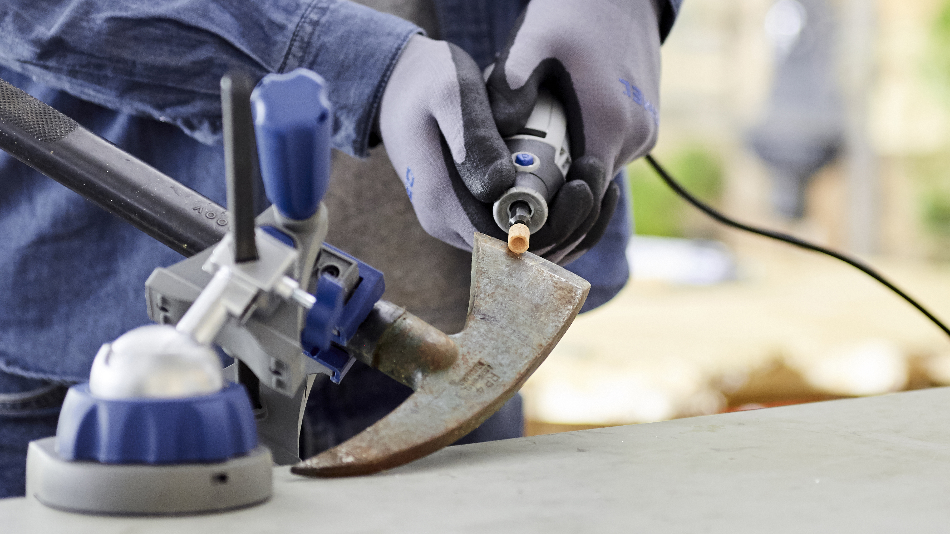 Dremel 3000-15 Multifunktionswerkzeug (130 W) mit 15 Zubehöre Produktbild img7 L