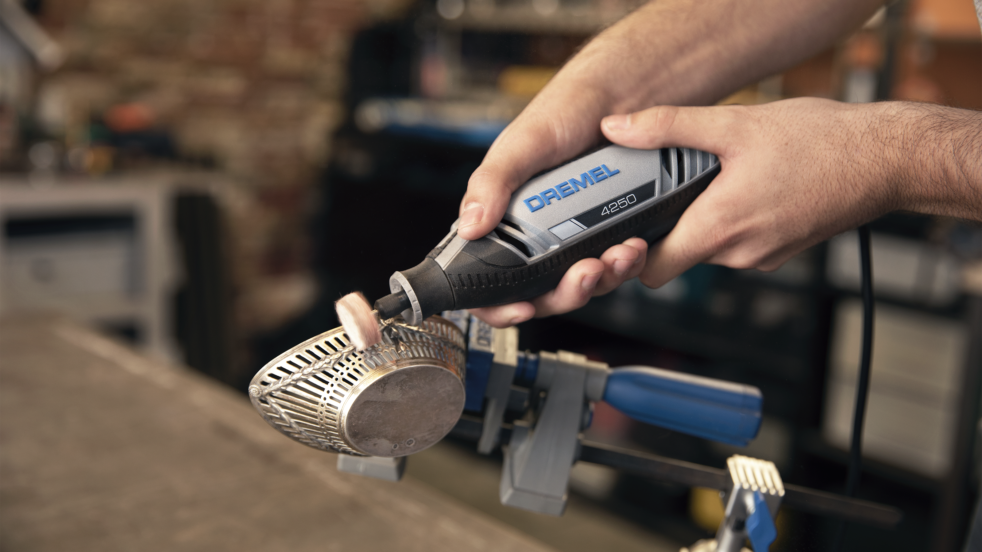 Dremel 4250, kabelgebundenes Multifunktionswerkzeug, 35 Zubehöre Produktbild img9 L