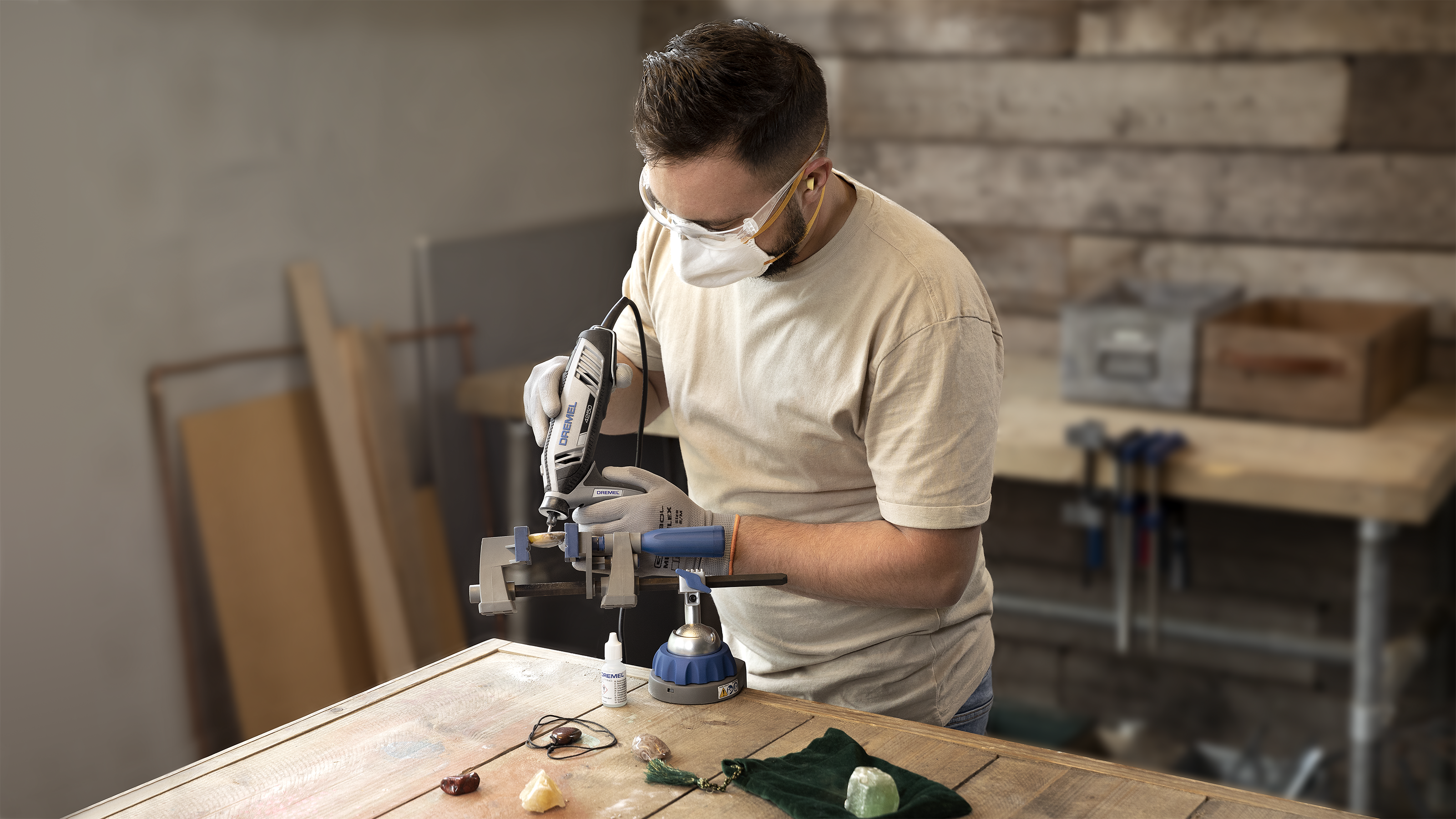 Dremel 4250, kabelgebundenes Multifunktionswerkzeug, 35 Zubehöre Produktbild img8 L