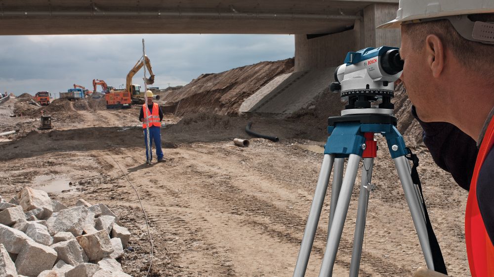 Bosch PRO Optisches Nivelliergerät GOL 26 D, mit Baustativ BT160, Messstab GR 500 Produktbild img5 L