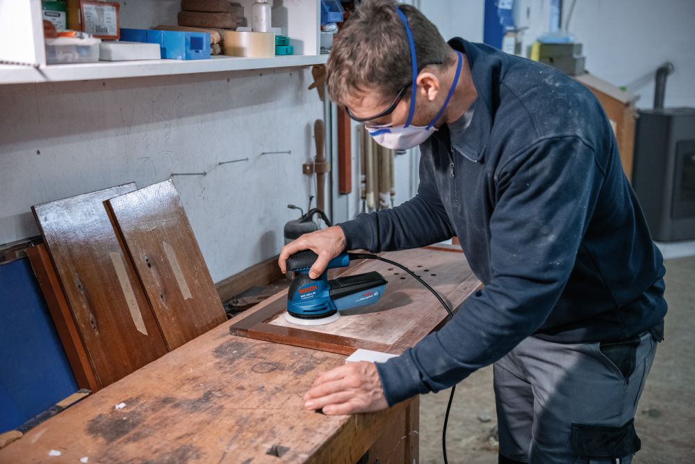 Bosch PRO Exzenterschleifer GEX 125-1 AE, mit 3 x Schleifblatt C470, im Handwerkerkoffer Produktbild img6 L