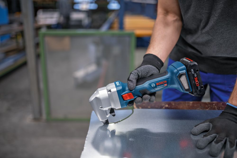Bosch PRO Akku-Nager GNA 18V-16 E, 2 x Akku ProCORE18V 4.0Ah in L-BOXX Produktbild img4 L