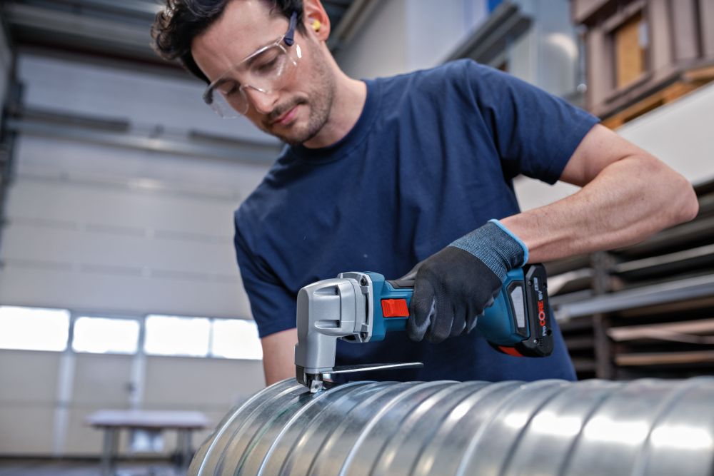 Bosch PRO Akku-Blechschere GSC 18V-16 E, 2 x Akku ProCORE18V 4.0Ah in L-BOXX Produktbild img7 L