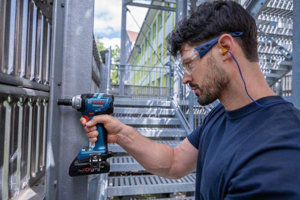 Bosch PRO Akku-Drehschlagschrauber GDS 18V-330 HC, L-BOXX 136, 1 x Bluetooth GCY 42 Produktbild img7 L