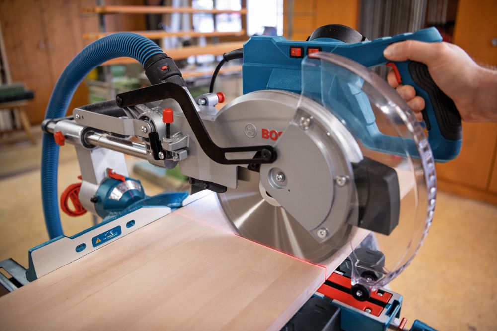 Bosch PRO Kapp- und Gehrungssäge GCM 305-254 D Produktbild img6 L