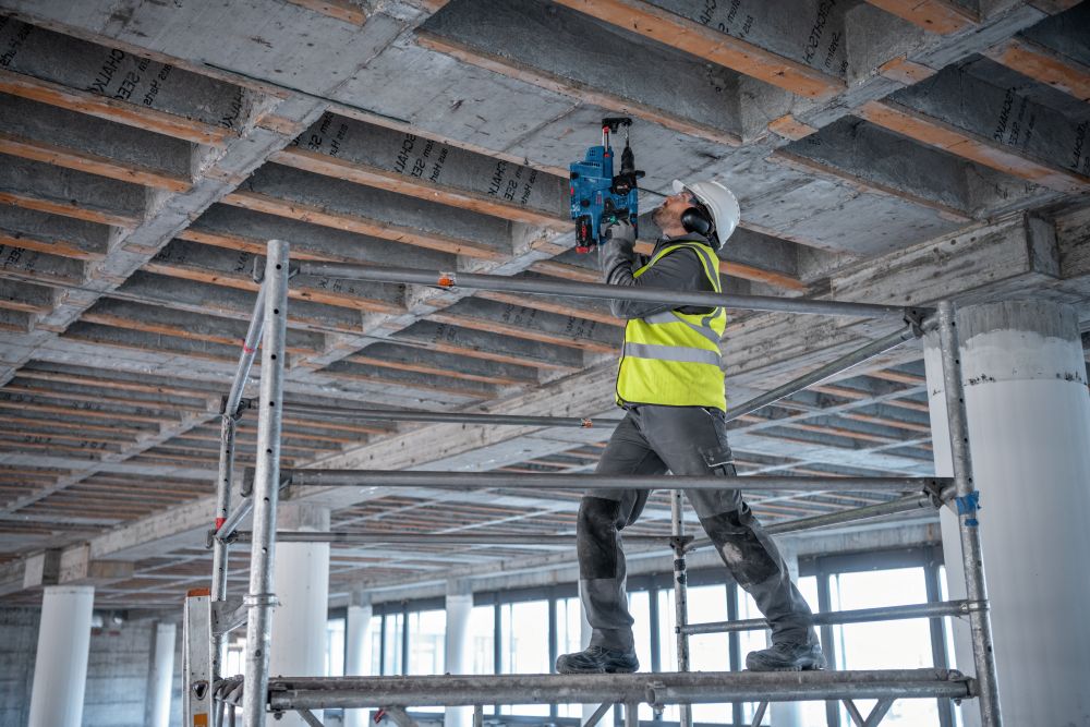 Bosch PRO Akku-Bohrhammer mit SDS plus GBH 18V-28 CF in L-BOXX Produktbild img6 L
