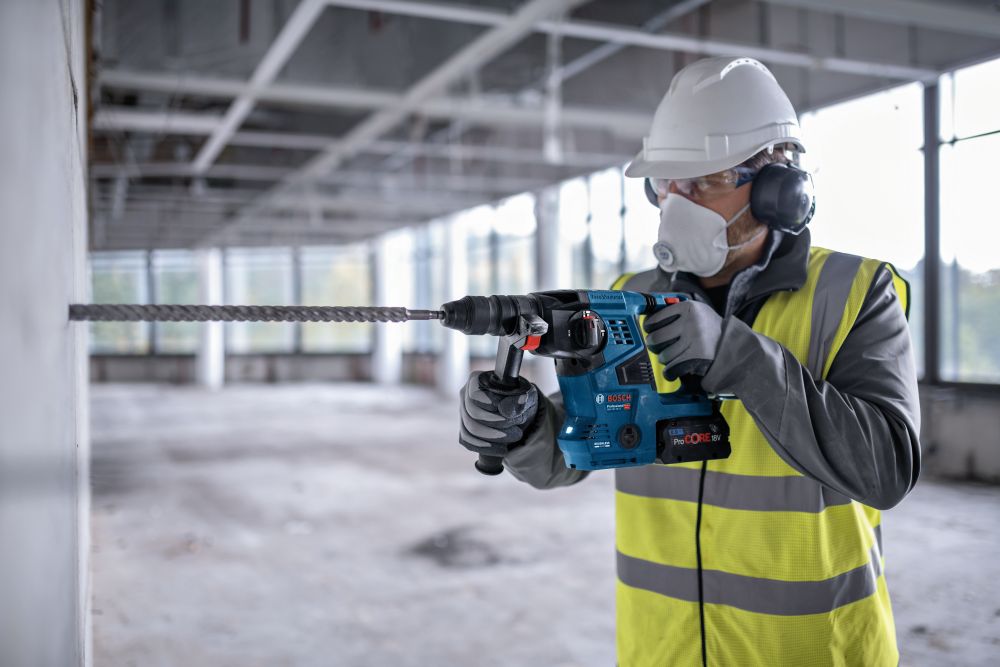 Bosch PRO Akku-Bohrhammer mit SDS plus GBH 18V-28 CF in L-BOXX Produktbild img4 L