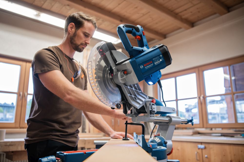 Bosch PRO Kapp- und Gehrungssäge GCM 305-254 D Produktbild img5 L
