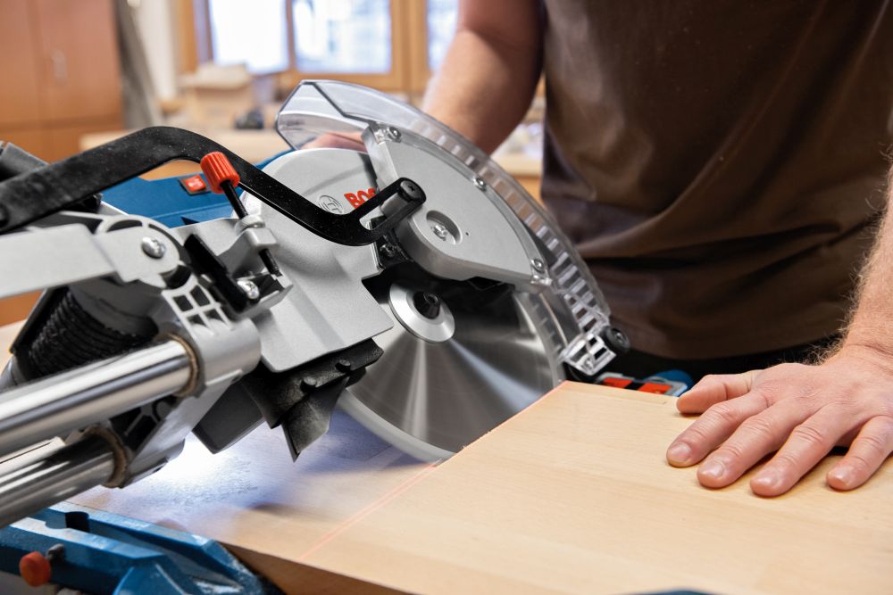 Bosch PRO Kapp- und Gehrungssäge GCM 305-254 D Produktbild img7 L