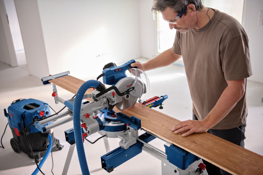 Bosch PRO Kapp- und Gehrungssäge GCM 305-216 D Produktbild img6 L