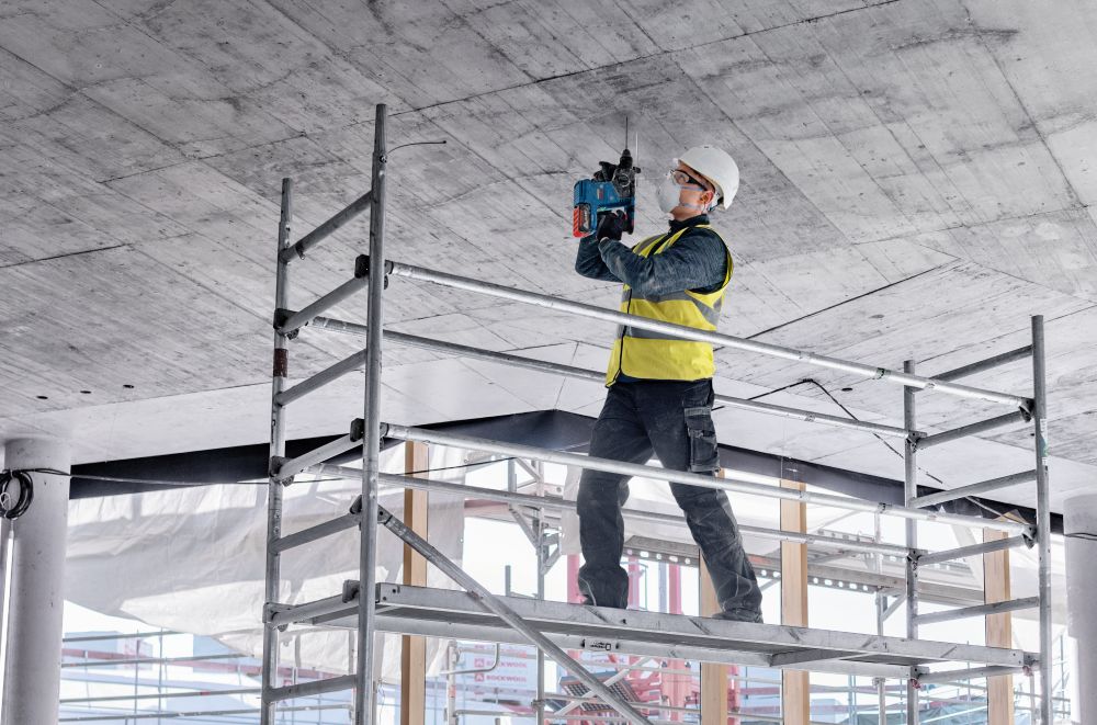 Bosch PRO Akku-Bohrhammer mit SDS plus GBH 18V-24 C in L-BOXX Produktbild img6 L