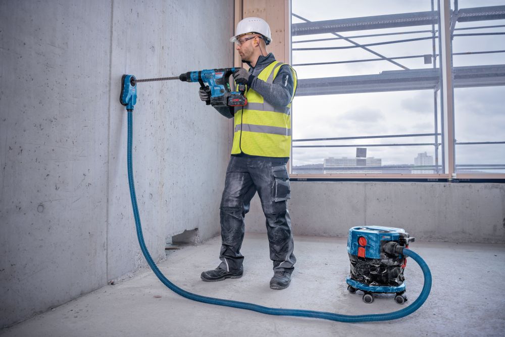 Bosch PRO Akku-Staubsauger GAS 18V-12 MC Produktbild img5 L