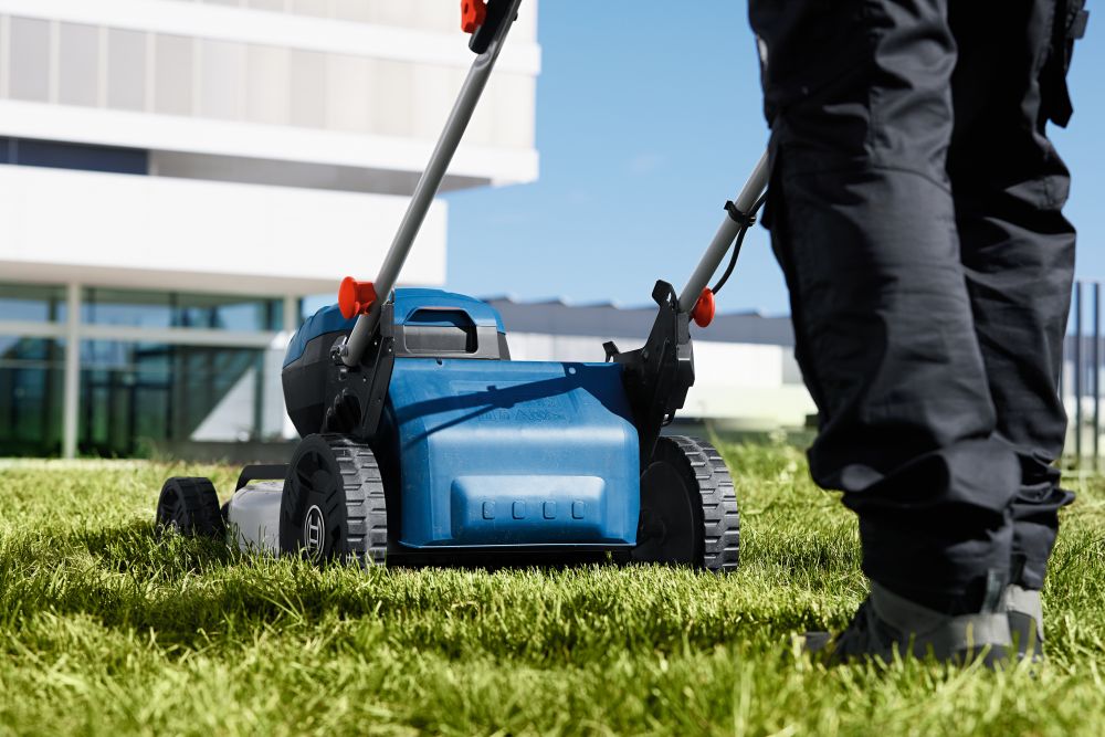 Bosch PRO Akku-Rasenmäher GRA 18V2-46 Produktbild img7 L