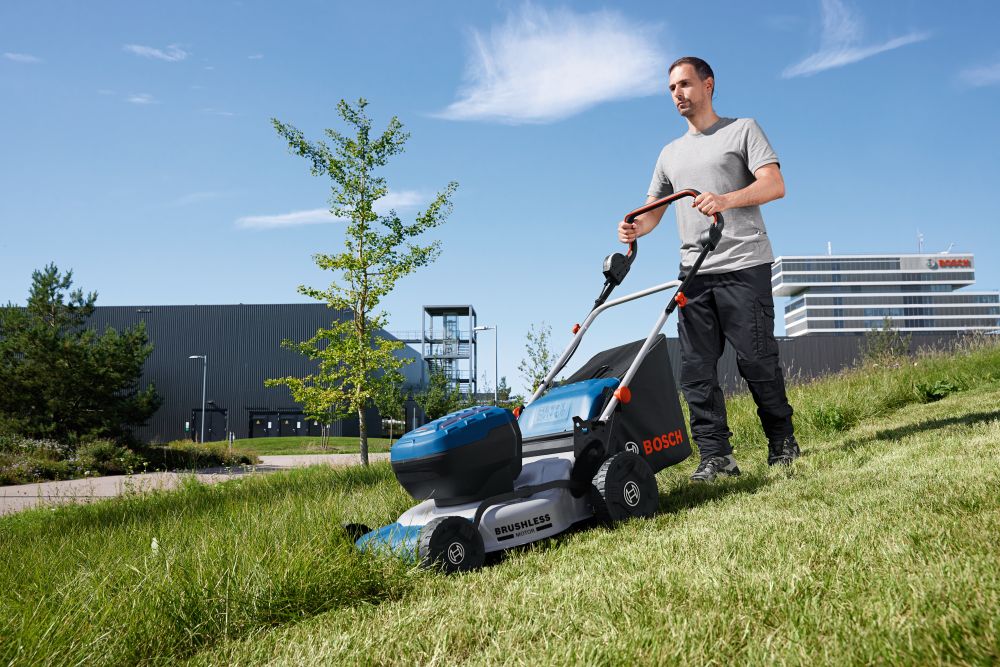 Bosch PRO Akku-Rasenmäher GRA 18V2-46 Produktbild img6 L