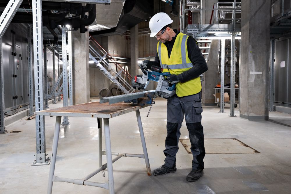 Bosch PRO Akku-Bandsäge GCB 18V-127 Produktbild img4 L