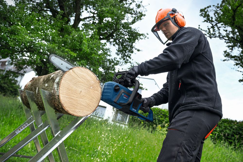 Bosch PRO Akku-Kettensäge GKE 18V-40, 1x EXBA18V-55 Produktbild img4 L