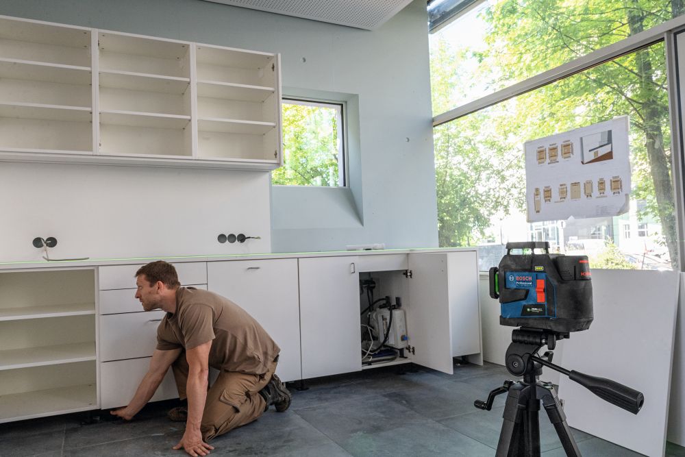 Bosch PRO Linienlaser GLL 12V-100-33 CG, 1 x Akku GBA 12V 2.0Ah in L-BOXX Produktbild img6 L