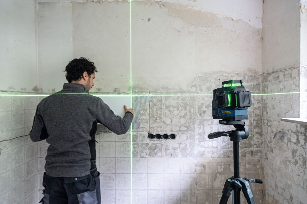 Bosch PRO Linienlaser GLL 12V-100-33 CG, 1 x Akku GBA 12V 2.0Ah in L-BOXX Produktbild img5 L