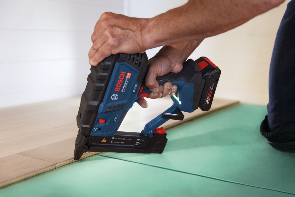 Bosch PRO Akku-Holzklammerer GTH 18V-38 M in L-BOXX Produktbild img6 L