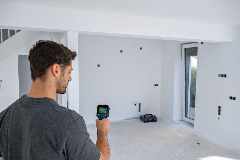Bosch PRO Wärmebildkamera GTC 12V-450-13, AA1 Alkaline Akku-Adapter, 4 x 1,5 Batterie (AA) Produktbild img4 L