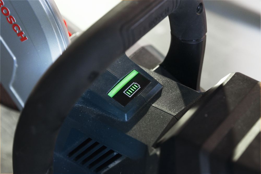 Bosch PRO Kabelloses Trennen und Schleifen GCS 18V-230 Produktbild img7 L