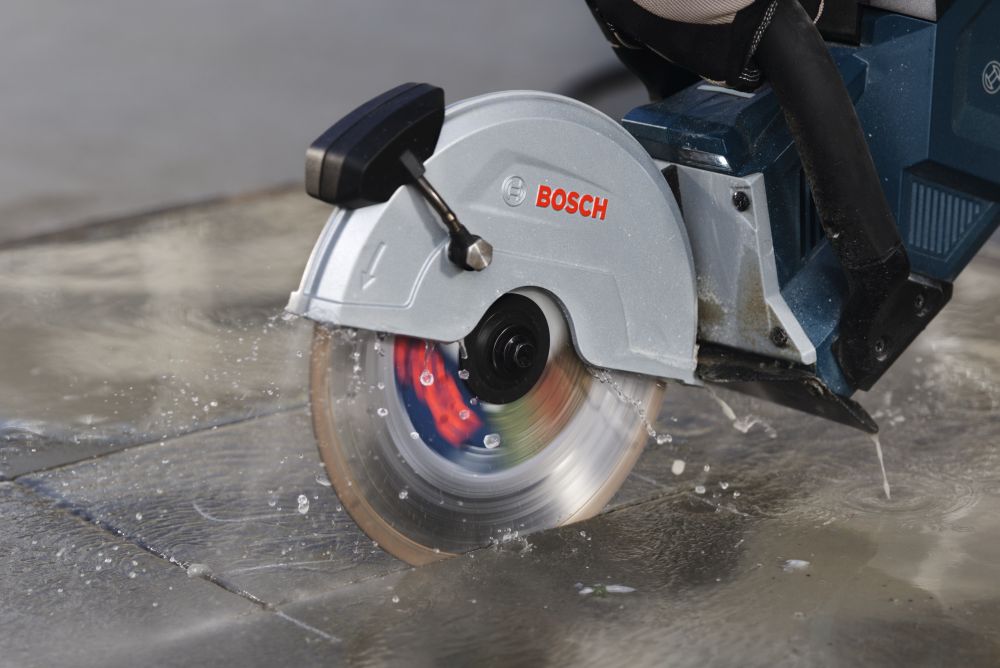 Bosch PRO Kabelloses Trennen und Schleifen GCS 18V-230 Produktbild img5 L
