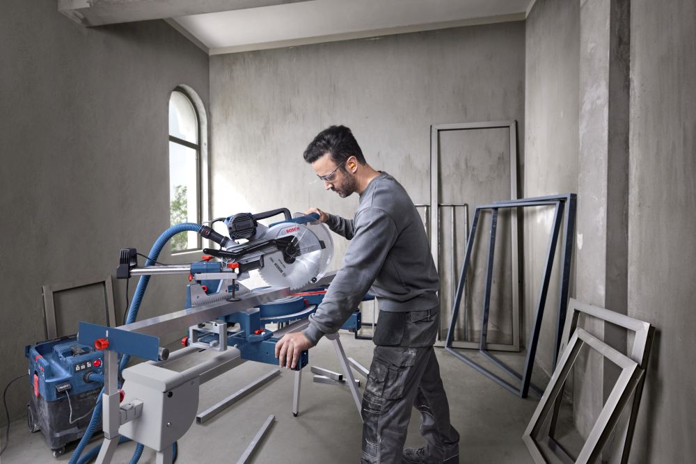 Bosch PRO Kapp- und Gehrungssäge GCM 340-305 D Produktbild img5 L