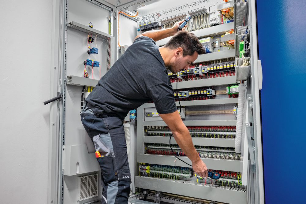 Bosch PRO Spannungsprüfer GVT 1000-15 Produktbild img5 L