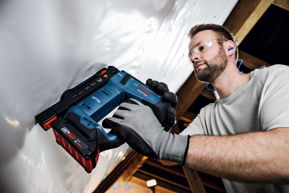 Bosch PRO Akku-Holzklammerer GTH 18V-14 in L-BOXX Produktbild img4 L