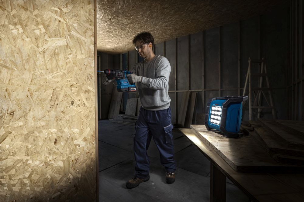 Bosch PRO Akku-Bauleuchte GLI18V-1500 Produktbild img7 L