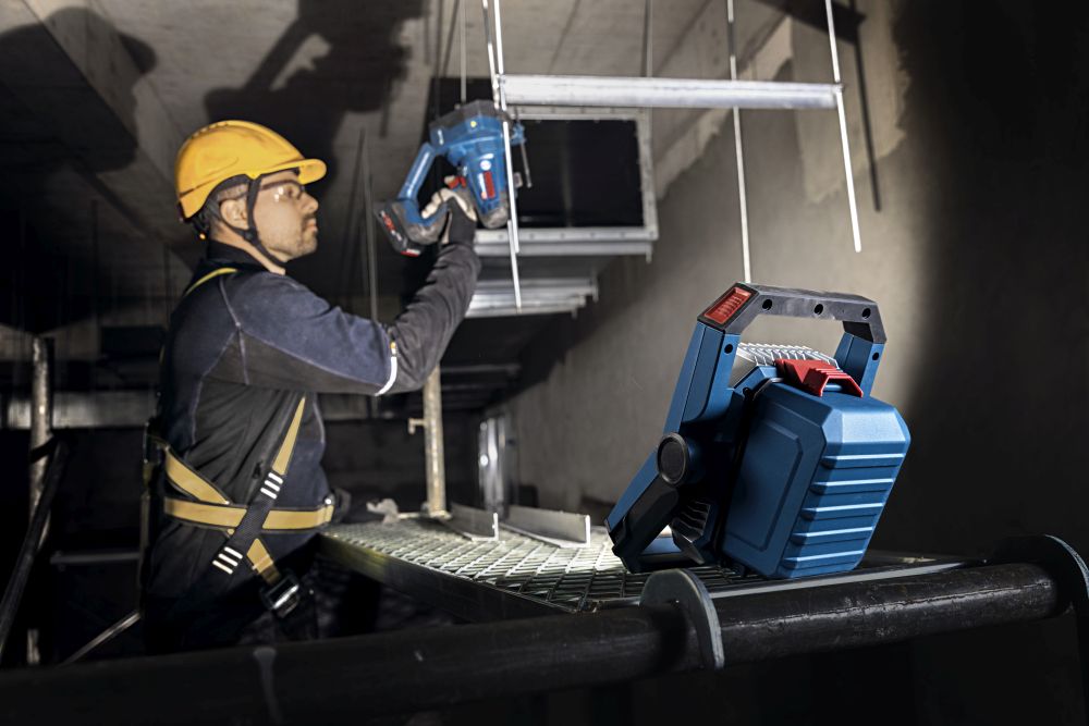 Bosch PRO Akku-Bauleuchte GLI18V-3000 Produktbild img5 L