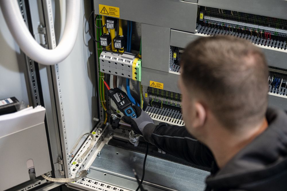 Bosch EXPERT Spannungsprüfer EXVT1000-17 Produktbild img8 L
