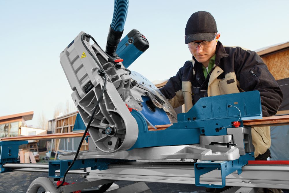 Bosch PRO Kapp- und Gehrungssäge GCM 12 GDL Produktbild img6 L