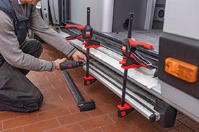 Einhandzwinge EZ360 Produktbild img2 L